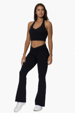 Makaha Flare Pant - Black -Outlet Aqua Surf Wears Store Activewear Bottoms Makaha Black FrontSide Karol 101822