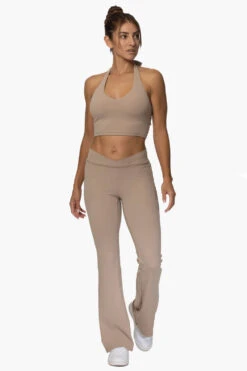 Makaha Flare Pant - Mocha -Outlet Aqua Surf Wears Store Activewear Bottoms Makaha Mocha Front Karol 101822