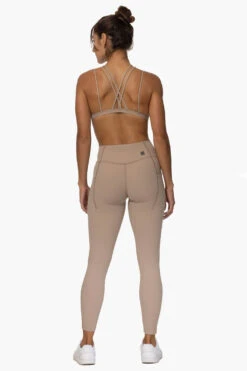 Mundaka Mid-Rise Leggings - Mocha -Outlet Aqua Surf Wears Store Activewear Bottoms Mundaka Mocha Back Karol 101822