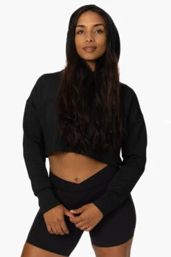 Cardiff Cropped Hoodie - Black 12 Cardiff Cropped Hoodie - Black -Outlet Aqua Surf Wears Store Activewear Tops Tia Collection Solid Cardiff Black Front Hoodie Up KianiSouza 112222