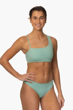 Valle Bikini Bottom - Newport -Outlet Aqua Surf Wears Store Surf Bottoms Valle Solid Newport FrontSide MiaClark 011623