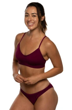 Midl Bikini Bottom - Black 26 Midl Bikini Bottom - Black -Outlet Aqua Surf Wears Store Swim Bottoms Midl Solid Side Cabernet CAB Angie 061821