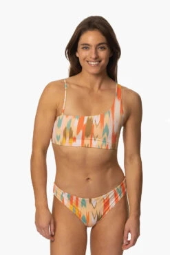 Valle Bikini Bottom - Zuma 10 Valle Bikini Bottom - Zuma -Outlet Aqua Surf Wears Store Swim Bottoms Valle Prints Zuma Front MichelleMason JSD2.23 030723