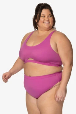 Amelia Bikini Top - Leucadia -Outlet Aqua Surf Wears Store Swim Tops Amelia Solids Leucadia Front Side CarlyCompton JSD2.23 021023