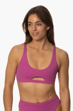 Amelia Bikini Top - Leucadia -Outlet Aqua Surf Wears Store Swim Tops Amelia Solids Leucadia Front MichelleMason JSD2.23 030723